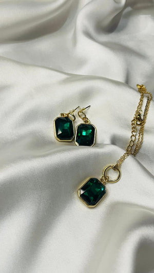 Emerald Glow Pendant & Earrings Set